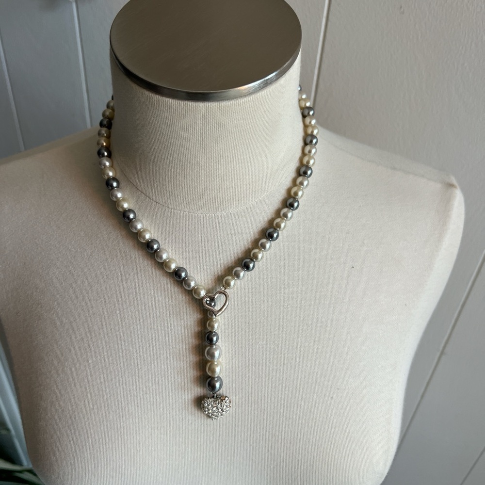 Chic Pearl Necklace with Heart Charm